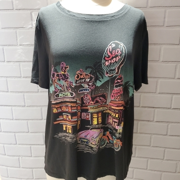 GRAPHIC tee shirt H&M size L. Preowned. - Picture 1 of 6